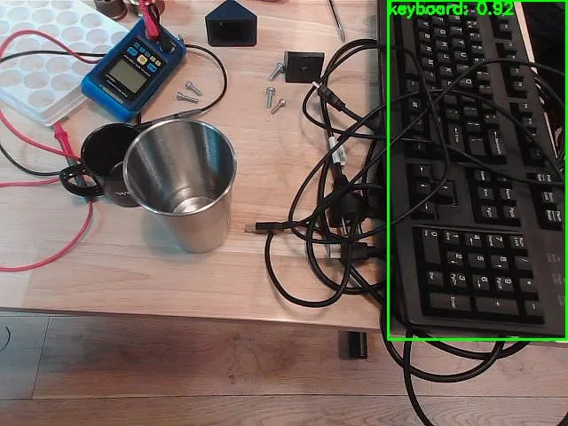 Keyboard detected with bounding box overlay